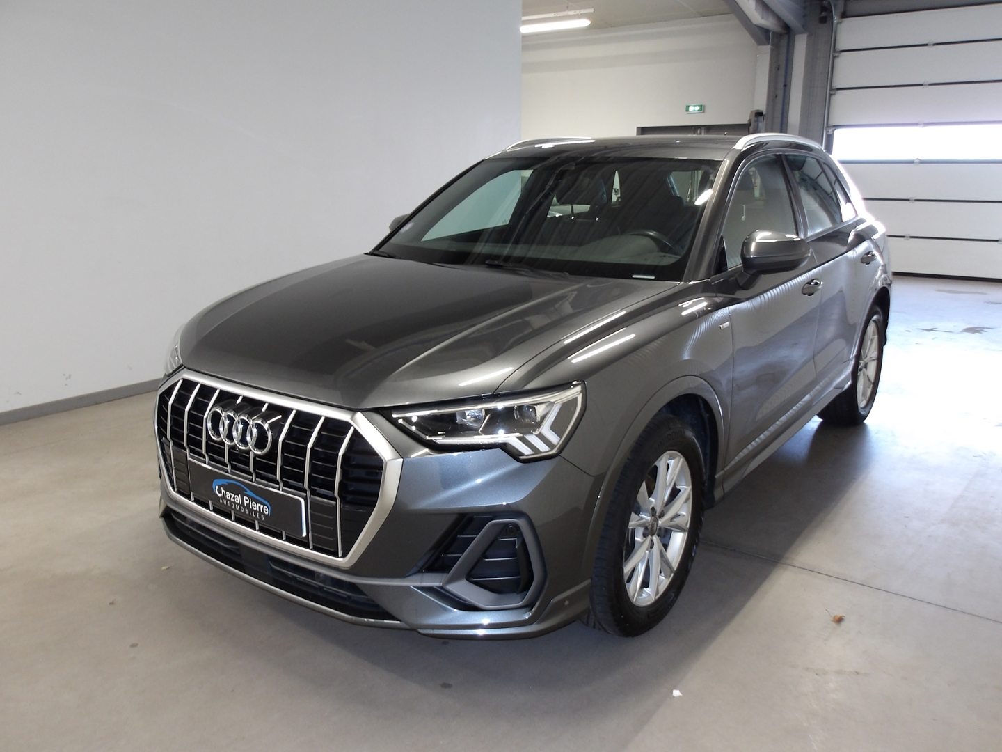 Voiture d'occasion : AUDI Q3 - Essence - Année 2020 - 27990€ (disponible à Privas en Ardèche)